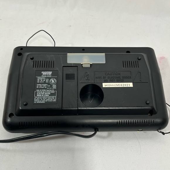 Vintage Electro Brand Model 4440 Alarm Clock Radio AM-FM Instant Weather Battery - Picture 6 of 12